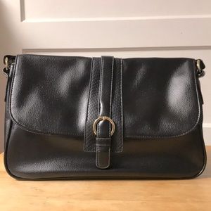 Black Purse with Compartment Organizer